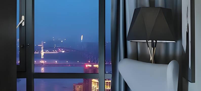 星辰高空江景酒店(重庆观音桥北滨一路店)图片