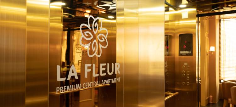拉弗勒高级中央公寓酒店(La Fleur Premium Central Apartment Hotel)图片