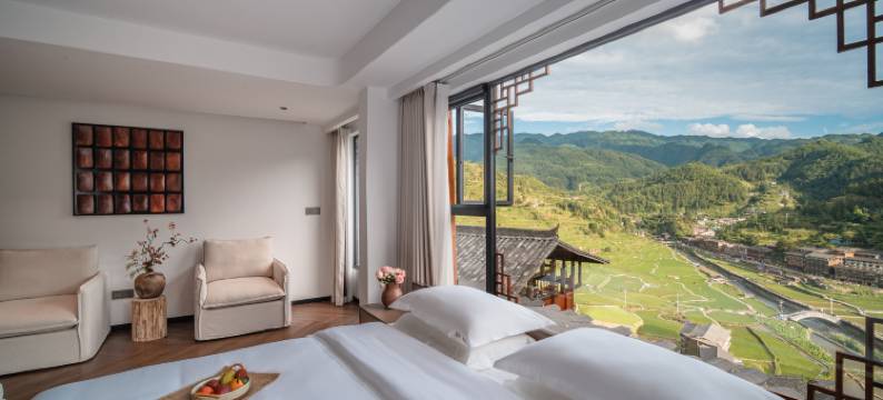 结庐·巷往民宿(西江千户苗寨东引观景台店)图片