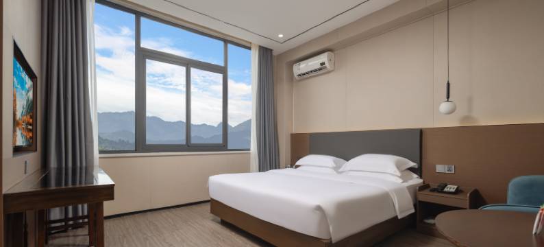 柒月酒店(保亭七仙广场店)图片