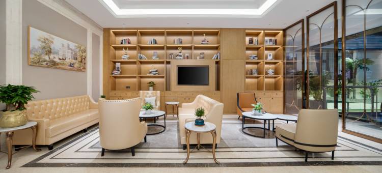 维也纳酒店(汽博中心金童路地铁站店)图片