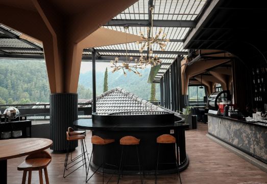 Allura Azana Resort Tawangmangu Hotel Overview