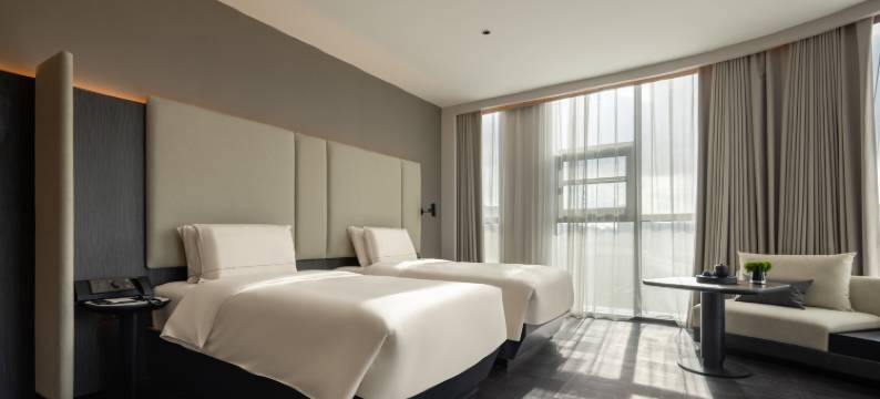 青岛北站海尔工业园亚朵酒店图片