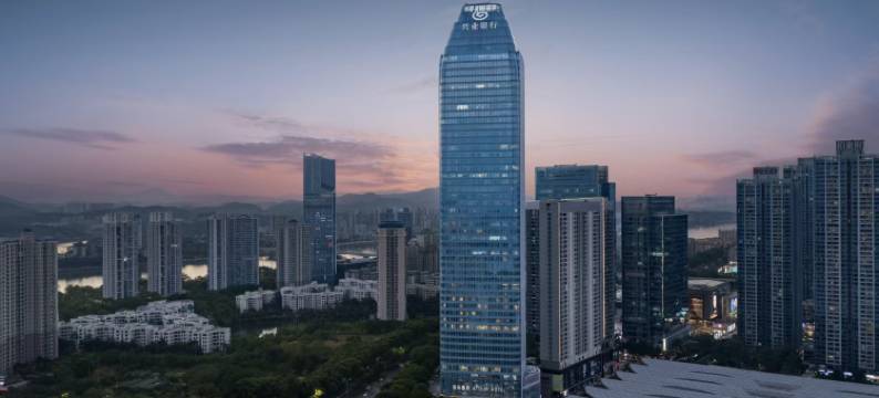 惠州华贸天地荣灿江景亚朵酒店图片