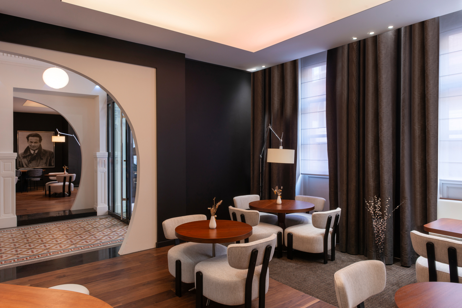 Le Grand Balcon Hotel Over view