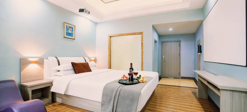 艾斯特丨城景·View云端设计师酒店 (岑溪市人民医院汽车总站店)图片