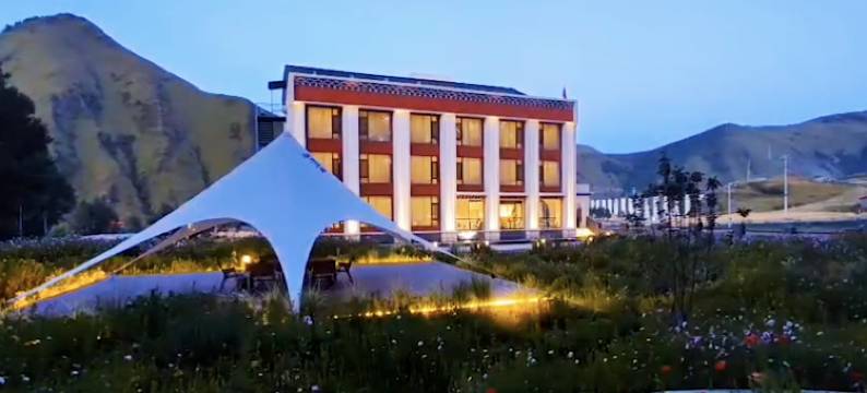 康定新都桥卧莲·花隐酒店图片