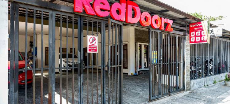 红多兹酒店@梭罗克拉托南(RedDoorz @ Kratonan Solo)图片