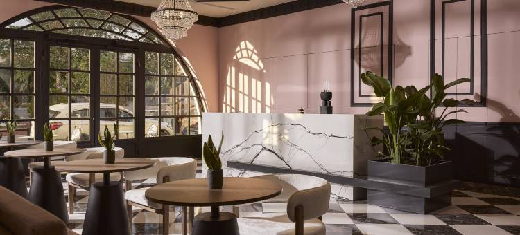 比雷埃夫斯壁画酒店(Mural Piraeus Hotel)图片