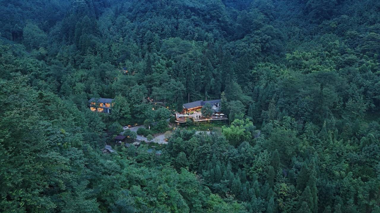 都江堰乐壳・山野 LUCKY 森林野奢民宿