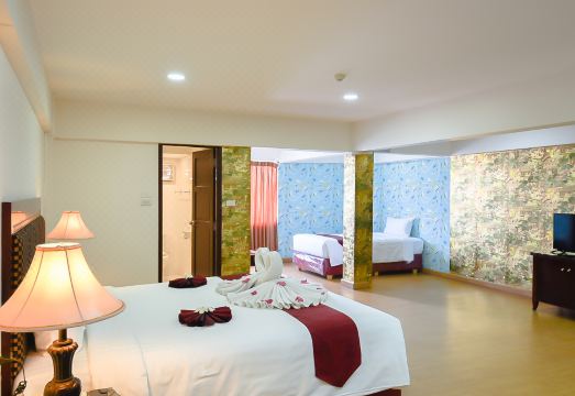 Pattaya Hiso HotelHotel Overview