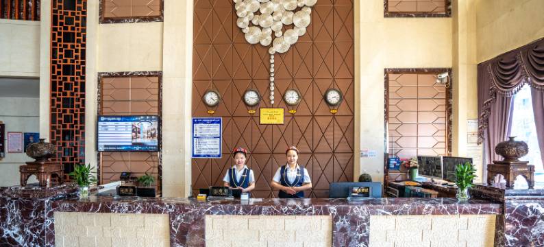 伊宁益益利群大酒店图片