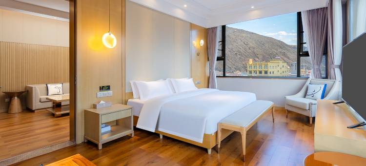 炉霍茶休饭店图片