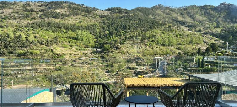 依山一宿·Landscape露台设计师美宿(青岛崂山风景区青山渔村店)图片