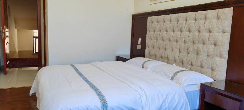 园梦酒店(红原银珠广场店)图片