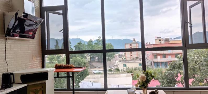 盘州坪地露娟客栈图片