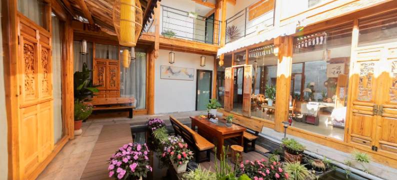 丽江余悦汐雪山花园水景客栈(束河古镇店)图片