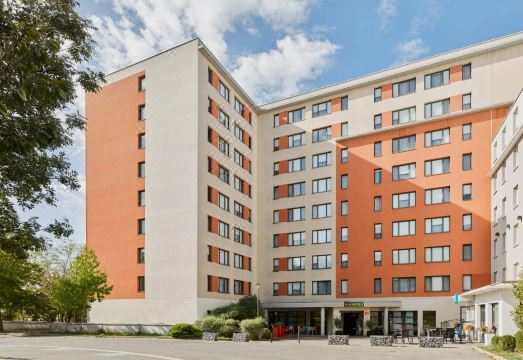 B&B HOME Vélizy Est Hotel Overview