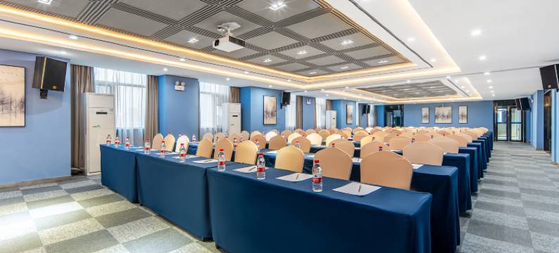 武汉维佳青舍酒店(武汉南湖理工大学店)图片