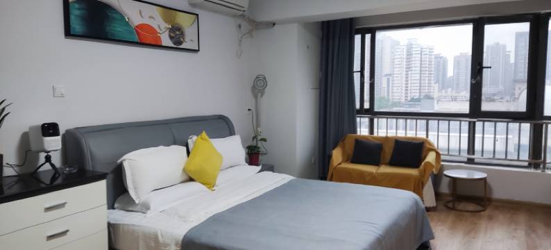 西安遇唐小憩民宿(MOMOPARK购物中心吉祥村地铁站店)图片