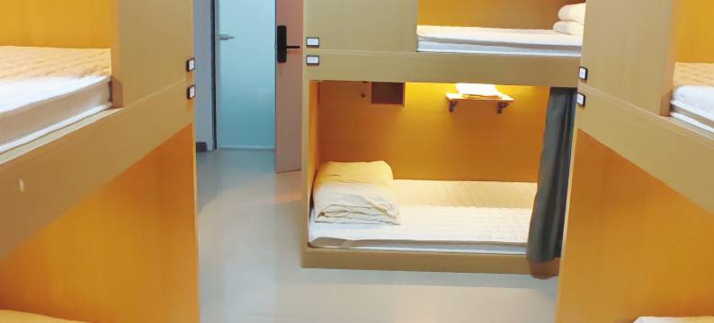 凌晨两点半·青年旅舍(太白南路地铁店)图片