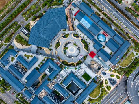 洛阳华茂春松酒店图片