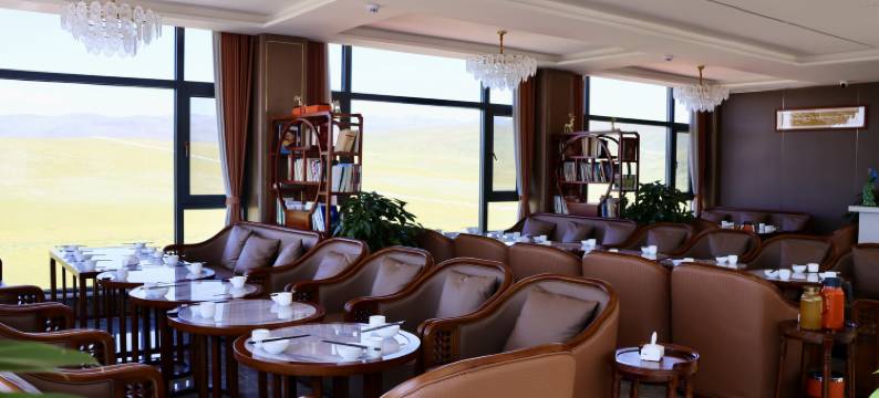 康瓦洛日酒店图片