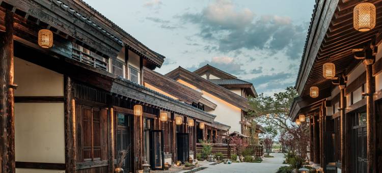 须来·半山度民宿(世茂莲花山小镇店)图片