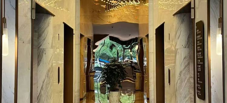 格莱登智慧电影酒店(友谊阳光城骑楼老街店)图片