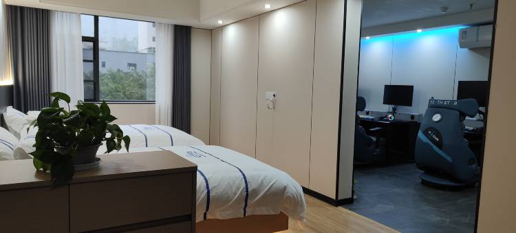 蓝博One电竞酒店图片