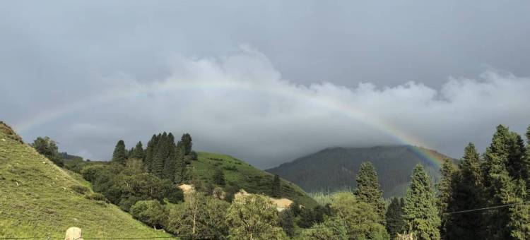 琼库什台山禾归宿图片