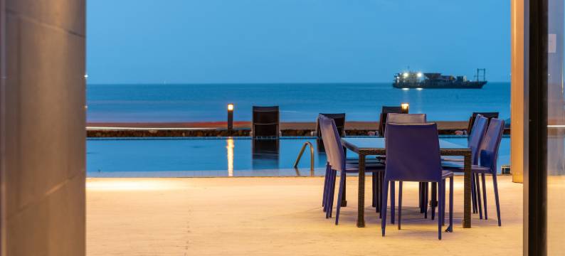 罗迪纳海滩酒店(Rodina Beach Hotel)图片