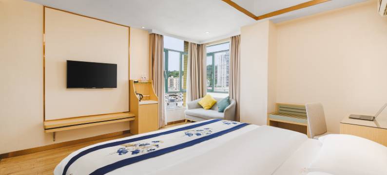 加州酒店(茂名信宜窦州里文化创意街店)图片