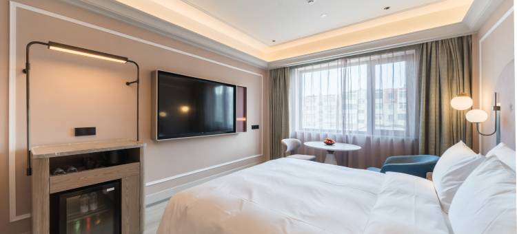 青岛五四广场山东路美居酒店图片