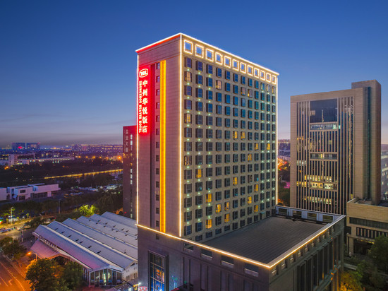 郑州中州华悦饭店(高铁东站万象城店)
