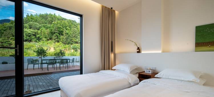 时间之外·Slowly简白设计亲子泳池度假民宿 (云和梯田景区店)图片