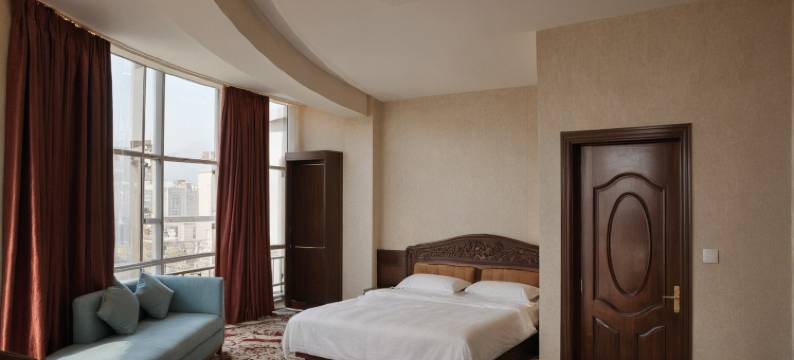 巴音布鲁克西部情酒店图片