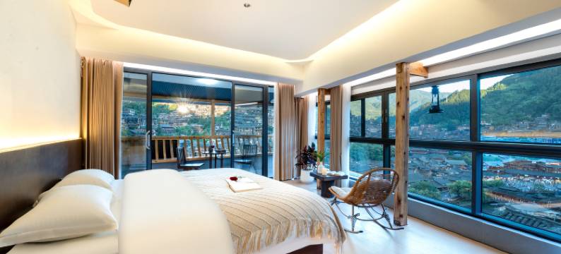 幕辰山居民宿(西江千户苗寨景区六号风雨桥店)图片