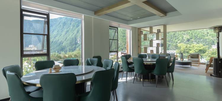 丙中洛·重丁丨邂逅雪山石门云端花园隐奢秘境全景度假酒店图片