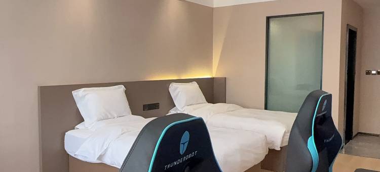 雷神竞界电竞民宿(运城万达广场店)图片