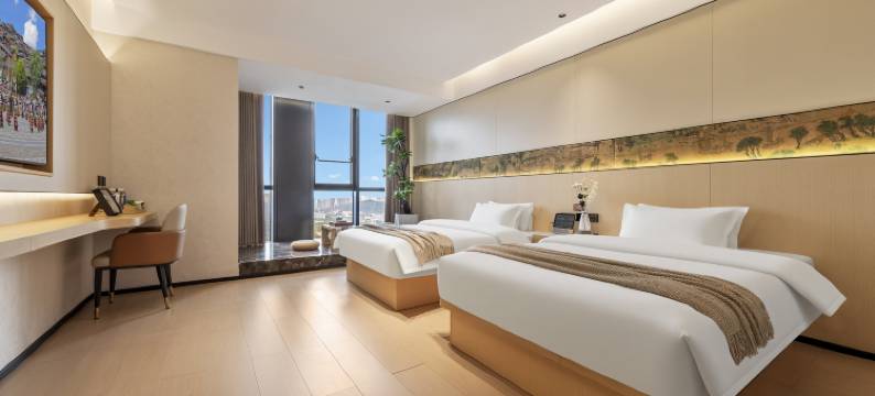 苗皇Royal・云境溯野高空观景酒店(贵阳市观山湖区高铁北站店)图片