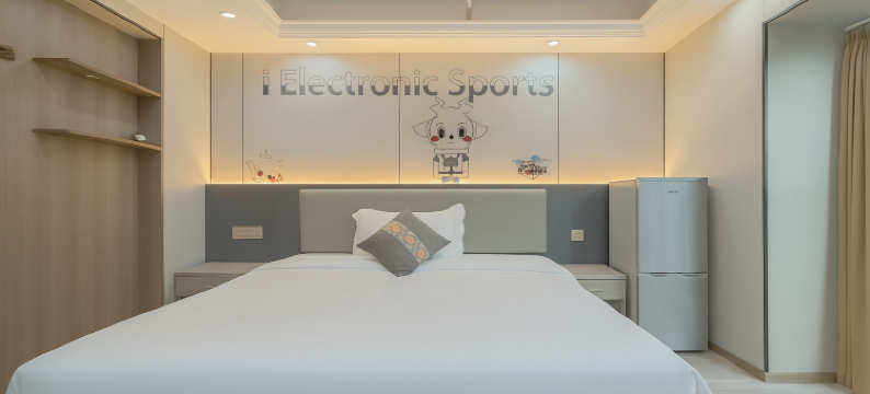 优恩电竞酒店(重庆弹子石国际社区店)图片