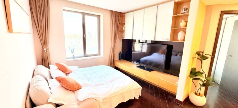 兰宸假日海景公寓(五四广场万象城店)图片