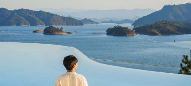 屿言·悬崖湖景美宿图片