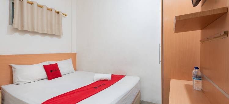 红多兹高级酒店-靠近勿加泗银河购物中心(RedDoorz Plus Near Galaxy Bekasi)图片