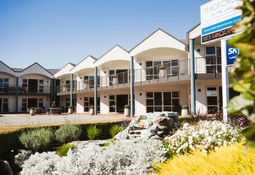 Radfords on the Lake Over view