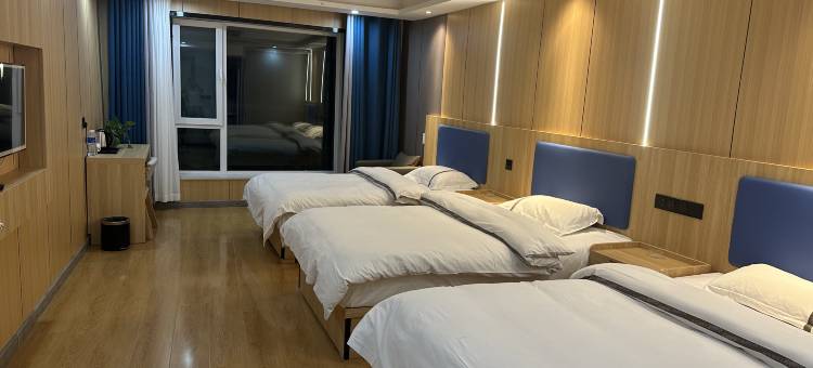 骏怡连锁酒店(格尔木火车站109国道店)图片