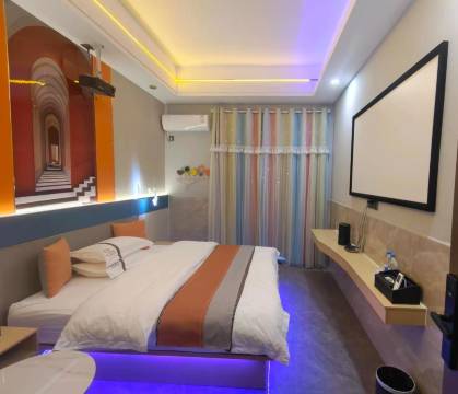 聚豪物业浪漫主题房(狮山分店)