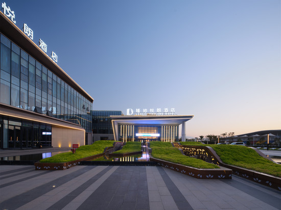 隆地悦朗酒店(汉中城固机场店)