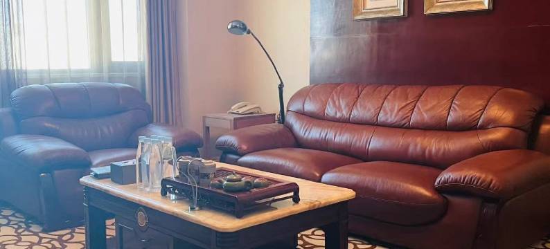 云南华地王朝大酒店图片